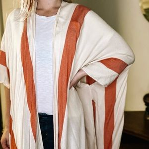 Women’s Pink and White Kimono